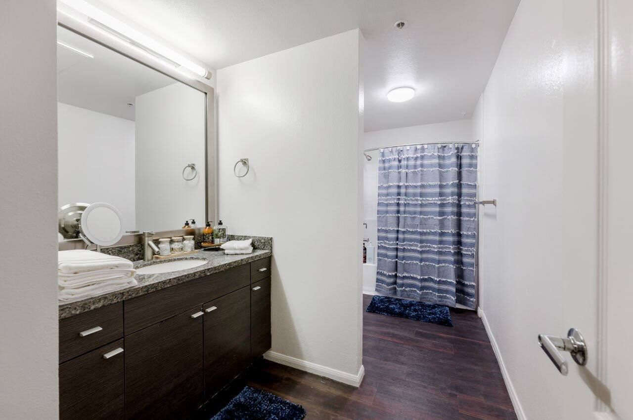 吹风机、毛巾、肥皂、卫生纸