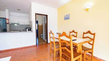 Apartment, 1 Bedroom | Living area