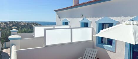 Chambre avec lits jumeaux | Vue depuis le balcon