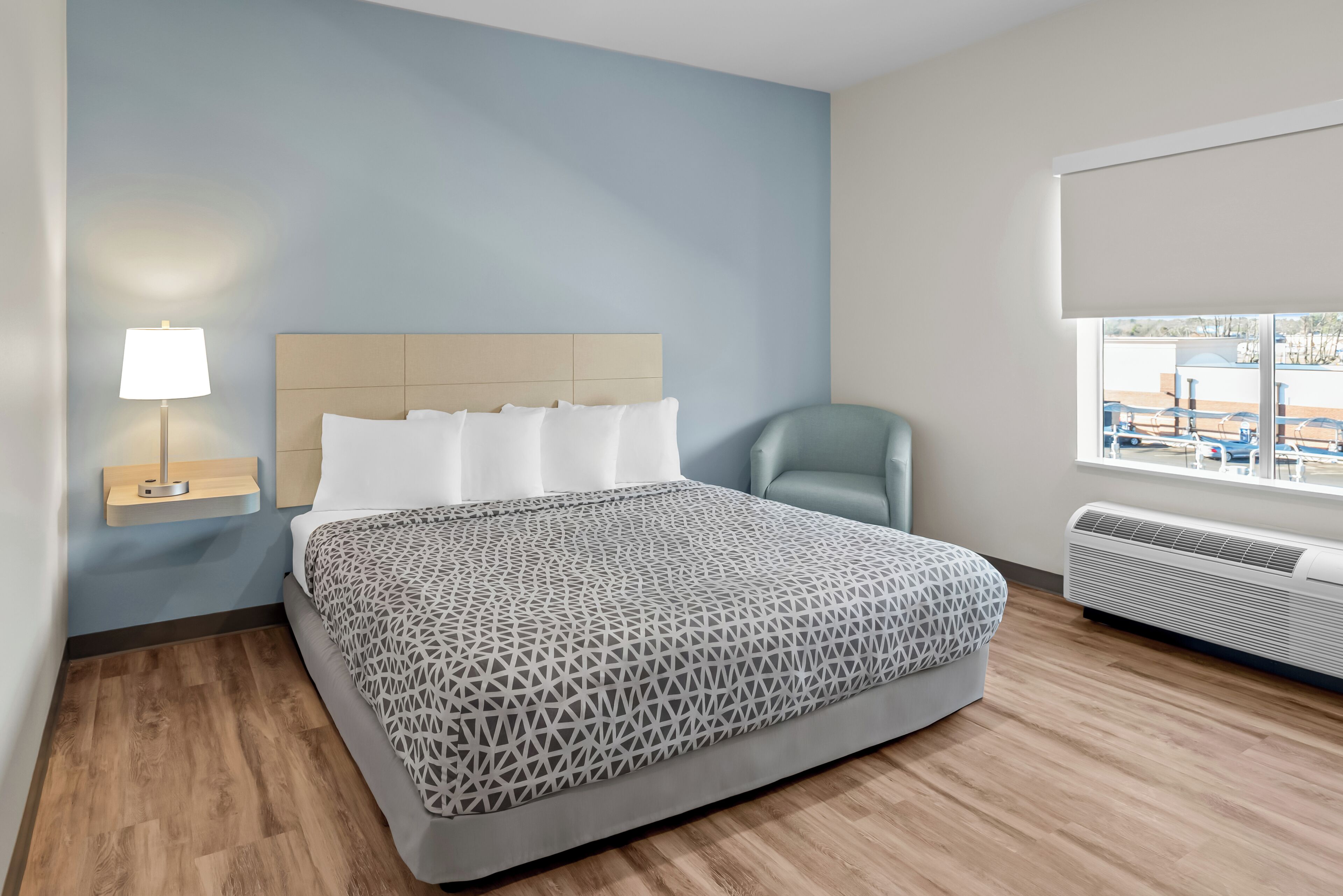 Suite, 1 King Bed, Roll-in Shower, Non Smoking | Free WiFi
