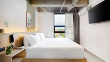 Suíte superluxo | Escrivaninha, cortinas blackout, ferros/tábuas de passar roupa