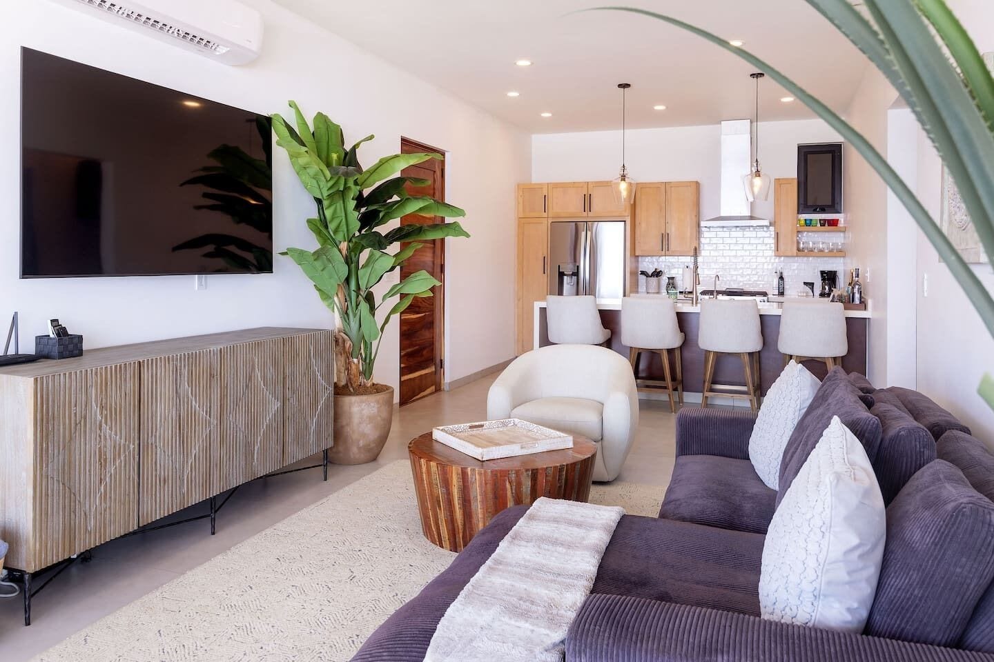 Télévision, table de tennis de table