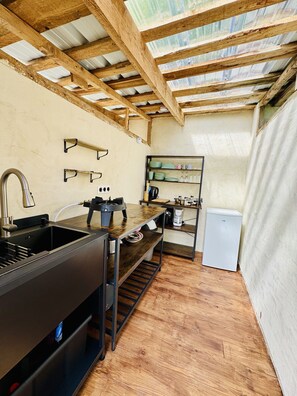 雪櫃、爐具、廚房用具/餐具/器皿