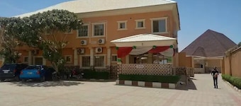 Monabliss Hotel and Suites