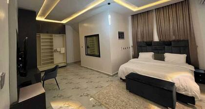 Monabliss Hotel and Suites