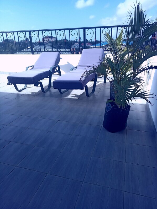 Terrace/patio - Eden Breeze 1-bedroom apartment in Ukunda (Ukunda)