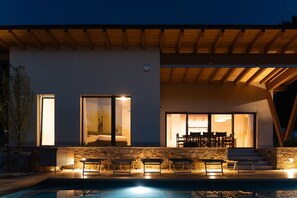 Piscina all'aperto, una piscina riscaldata