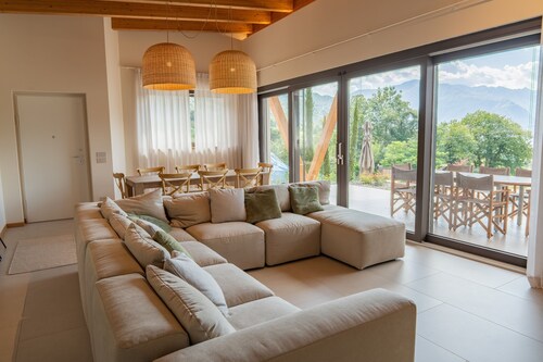 Villa with private heated pool, Lake Como Colico, 4 bedrooms, 4 bathrooms