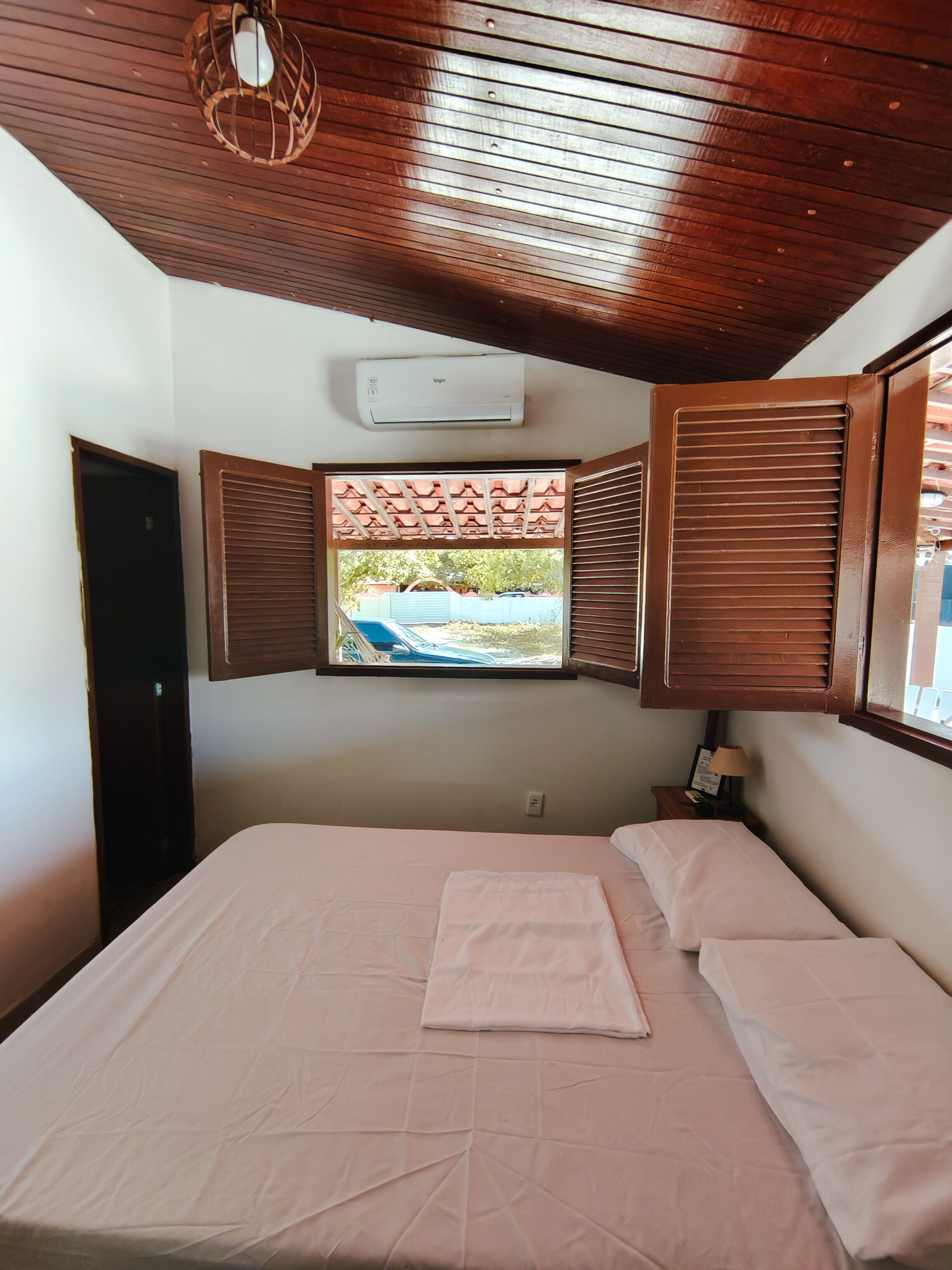 4 bedrooms, WiFi, bed sheets