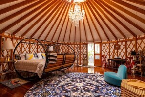 WiFi, bed sheets - Luxury Yurt at Seaside Farm in Friendship (Friendship)