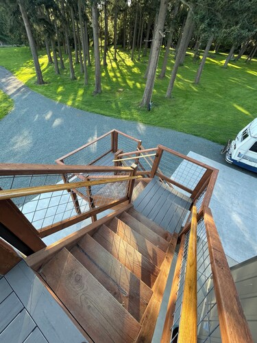 2-bedroom West Side View Apartment in charming Coupeville