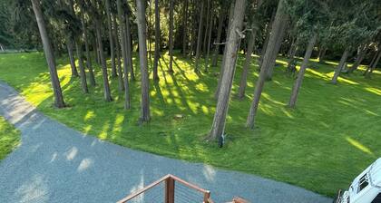 2-bedroom West Side View Apartment in charming Coupeville