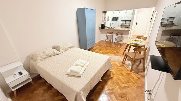 1 bedroom, iron/ironing board, Internet, bed sheets