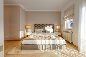 4 chambres, fer et planche à repasser, lit parapluie, accès Internet