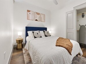 1 多间卧室、熨斗/熨衣板、WiFi、床单