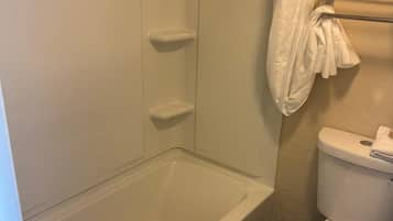 Superior Suite, 1 Bedroom, Non Smoking | Bilik Mandi | Gabungan pancuran/tab mandi, tuala disediakan, sabun, syampu