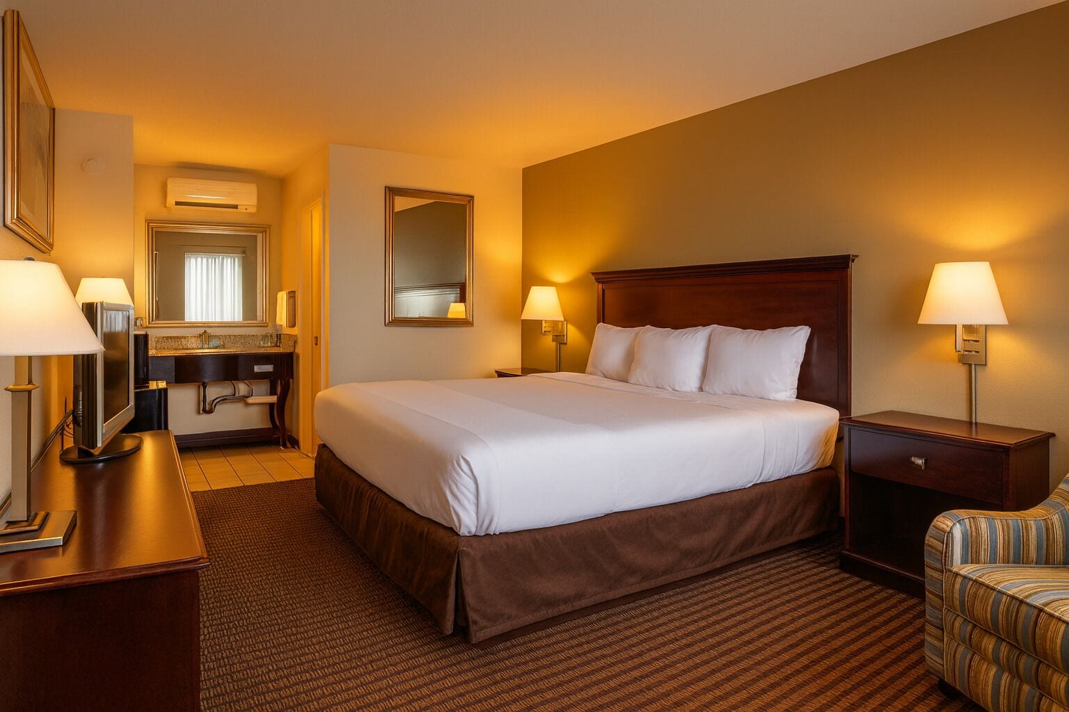 Room, 1 King Bed, Non Smoking | Front of property