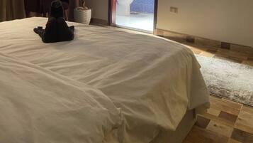 1 bedroom, internet, bed sheets