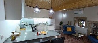 Casa típica de pedra em Paredes do pinhāo,S. Lourenço Riba pinhao/ sabrosa/