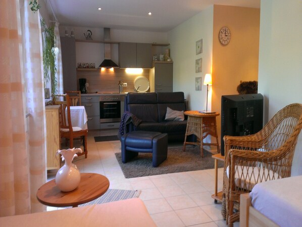 Living area - Holiday Apartment 'Schwanbergblick' (Mainbernheim)