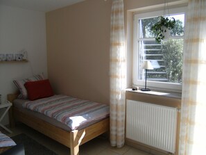 Room - Holiday Apartment 'Schwanbergblick' (Mainbernheim)