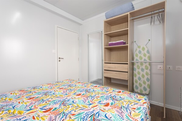 2 bedrooms, iron/ironing board, WiFi, bed sheets