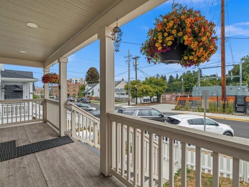The Meadow - Elegant 3BR Getaway•Near Wright Park+Gazebo