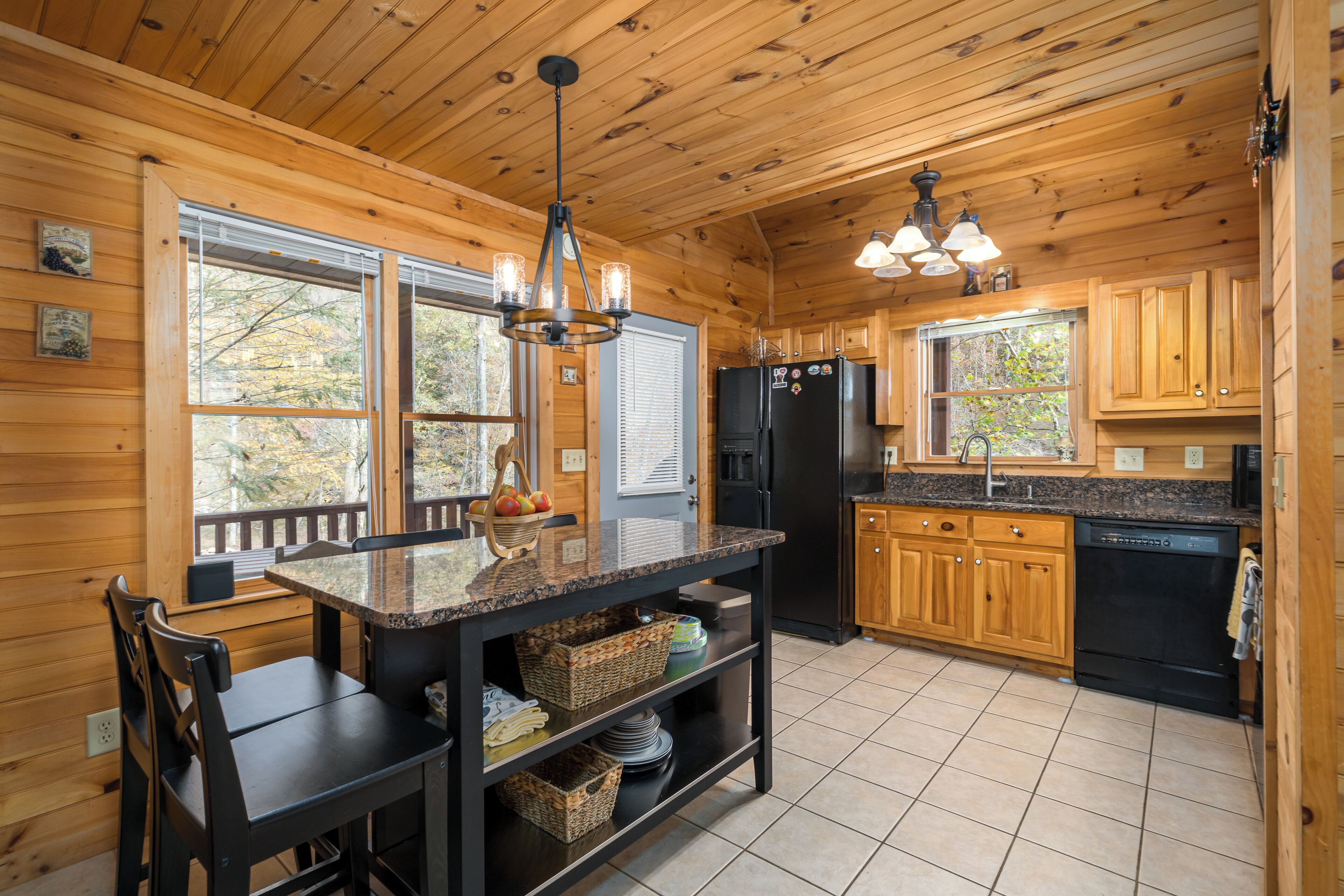 ثلاجة، ميكروويف، فرن، موقد طهي مسطح