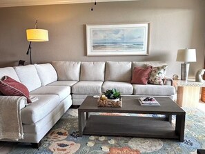 Téléviseur connecté, livres, chaßne audio, imprimante