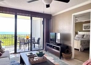 Téléviseur connecté, livres, chaßne audio, imprimante