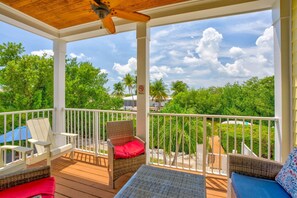 Terrace/patio - Waterfront Keys Home, Pool, Dock & Sombrero Beach (Marathon)