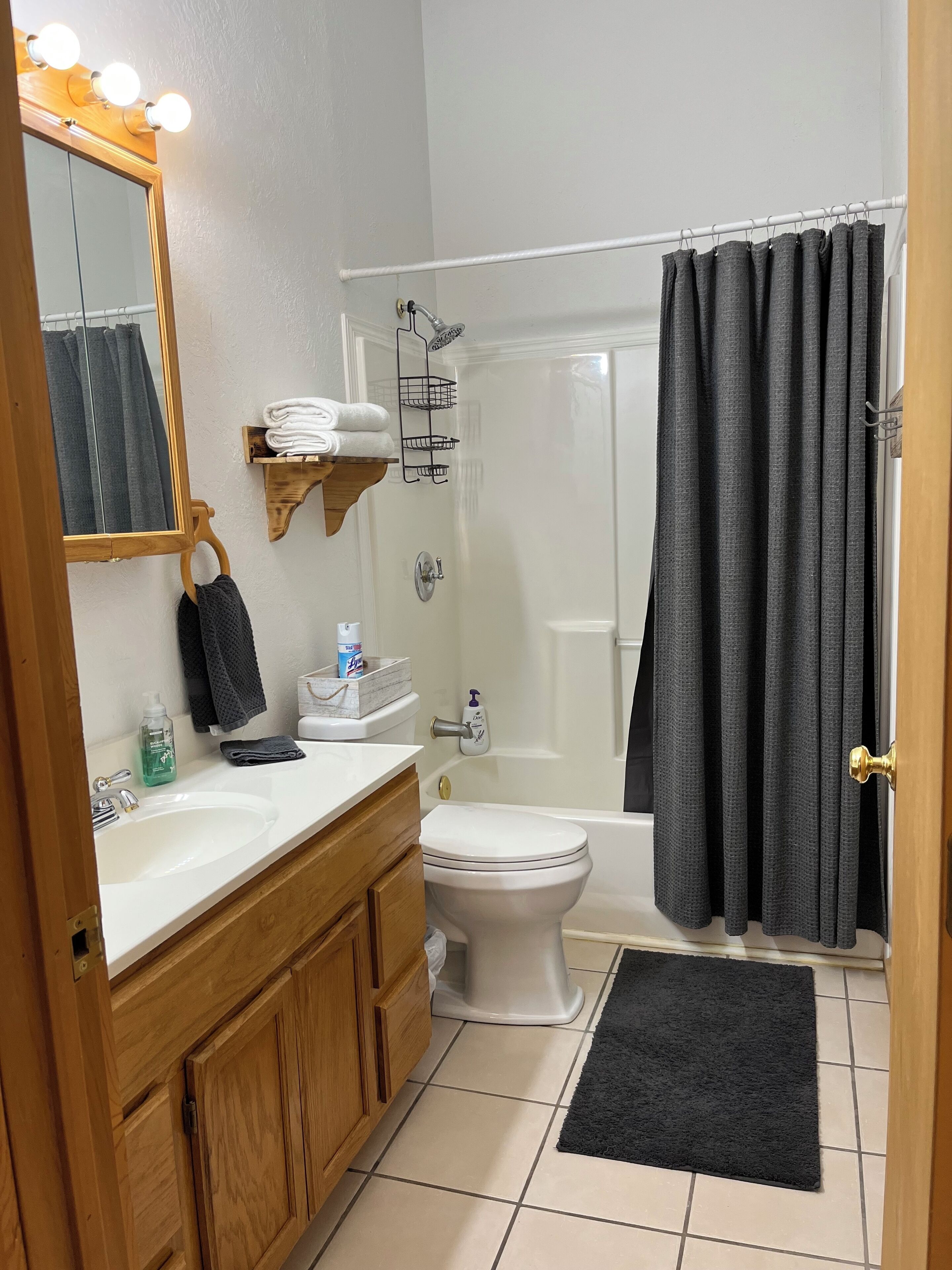 Handtücher, Seife, Toilettenpapier