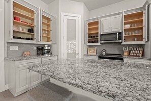 Oven, cookware/dishes/utensils