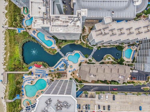 15th Floor Oceanfront Views, King Bed, 2 Fireplaces, Resort Pools, Lazy River