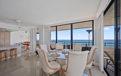 3-bedroom Oceanfront Palm Beach Condo with Pool & Steps to the Beach