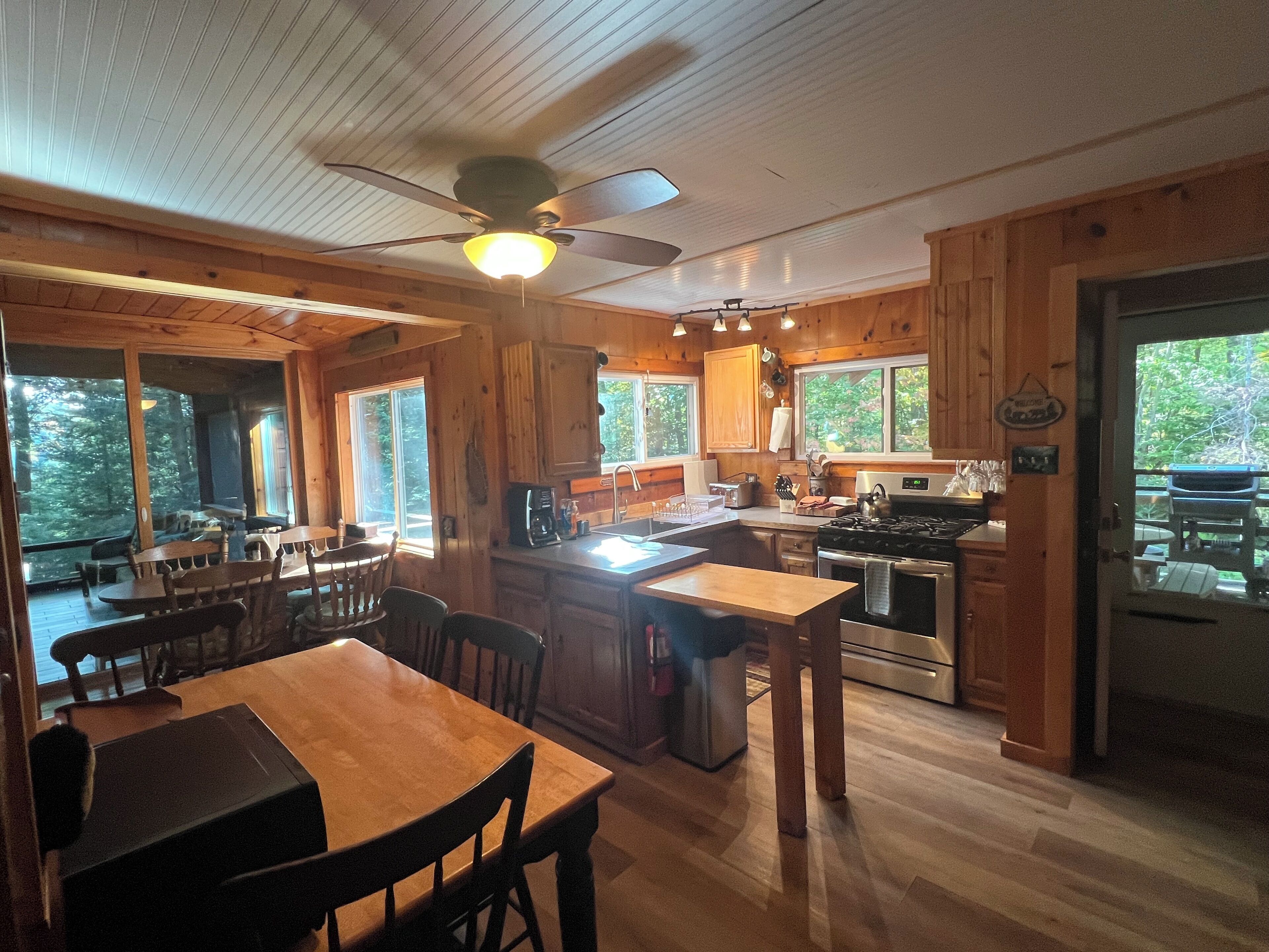 冰箱、微波炉、烤箱、炉灶