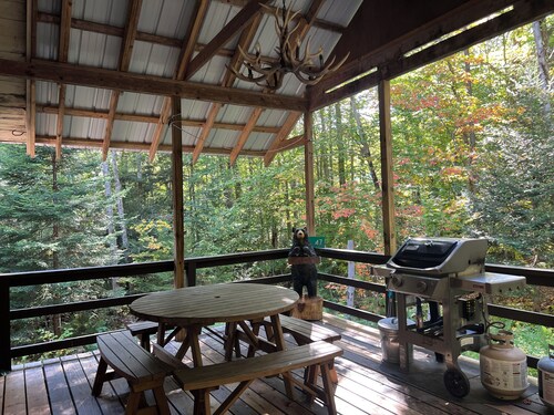 Puchers Place - Spacious, waterfront home on a private non-motorized lake