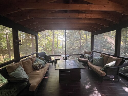 Puchers Place - Spacious, waterfront home on a private non-motorized lake