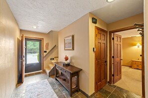 Interior - Westwater Hideaway - Three Master Suites! (Moab)