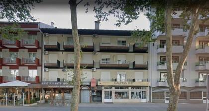 Arcádia Guest House by Umbral