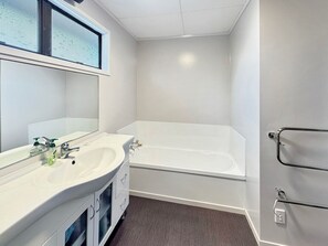 Dusche, Handtücher, Seife, Toilettenpapier