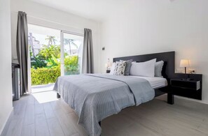 In-room safe, blackout curtains, free WiFi