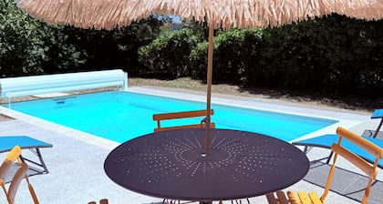 Maison T3 familiale , Piscine chauffée , grand jardin clos