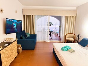 1 bedroom, iron/ironing board, internet, bed sheets