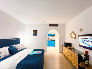 1 bedroom, in-room safe, iron/ironing board, free WiFi