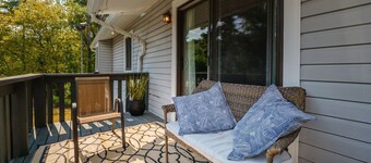 Spacious Retreat Minutes from Samford