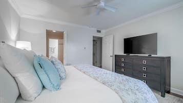 2 slaapkamers, een strijkplank/strijkijzer, wifi, beddengoed