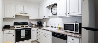 Spacious Retreat Minutes from Samford