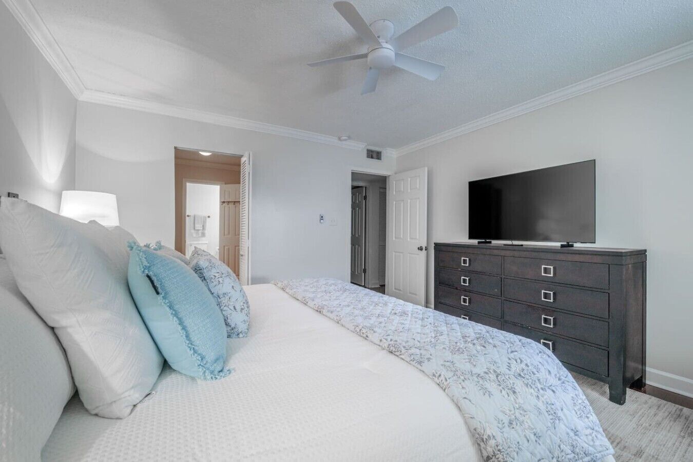 Iron/ironing board, travel cot, WiFi, bed sheets
