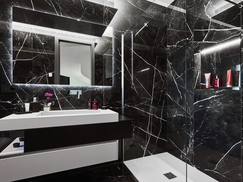 Villa GIO’s ELITE: Design Villa with Pool and VIP Services near Monza Racetrack